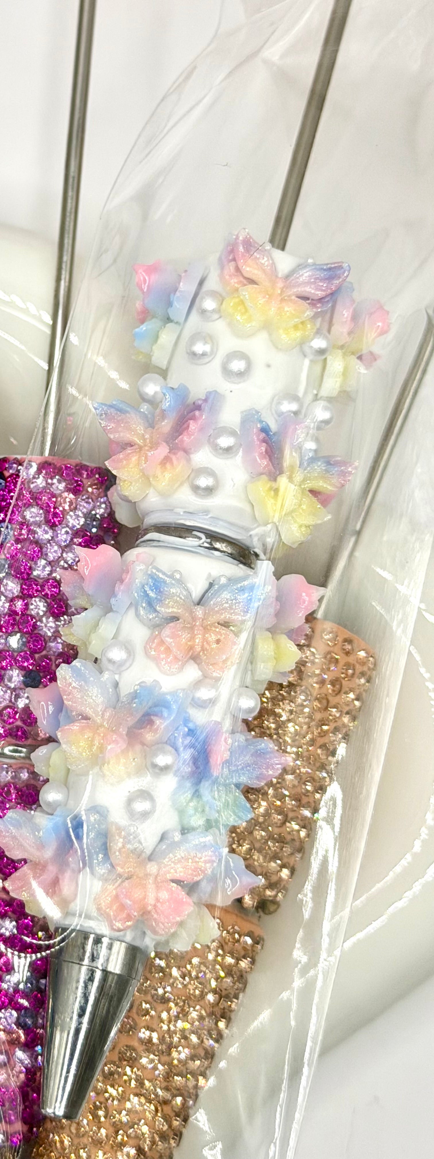 Fancy Beadable Pens for DIY Beads and Beading Projects - Full Rhinestone & Full Charms Designs Beadable Pens Kit DIY Jewelry and Accessories Kit